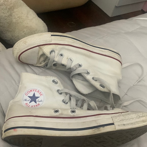 size 4 white converse